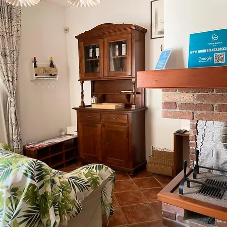 Torre Bianca Vicino Al Mare Vila Bisceglie